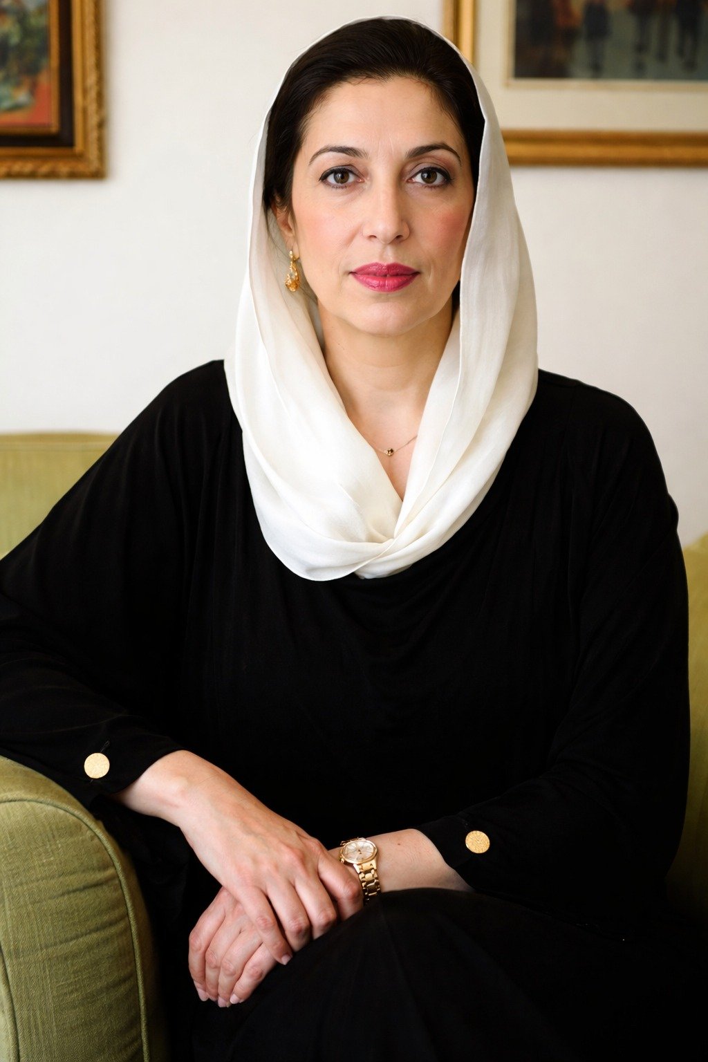 Benazir Bhutto’s Signature Style, Power, Politics & Fashion